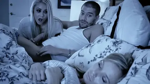 当 Xander 的女朋友睡觉的时候 Marsha May 是性感的妻子