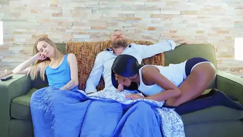 Überraschung Für Das Ebenholzmädchen In Form Eines BWC